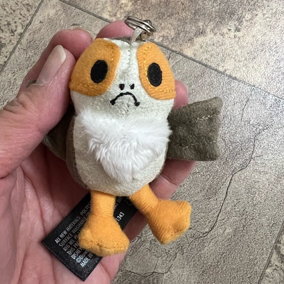 NWT Star Wars Galaxy Edge Porg Keychain Plush - Picture 4 of 4